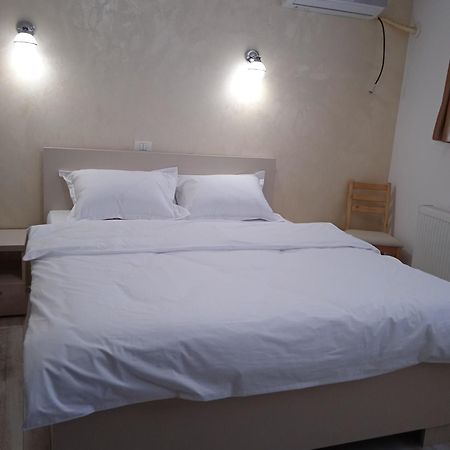 Hotel Marina Srl Bukurešť Exteriér fotografie
