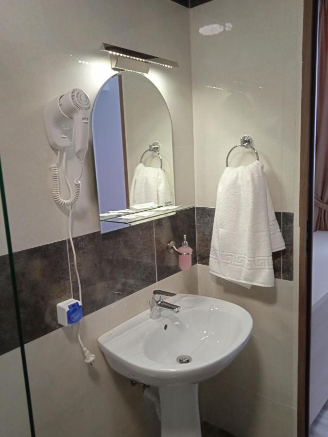 Hotel Marina Srl Bukurešť Exteriér fotografie