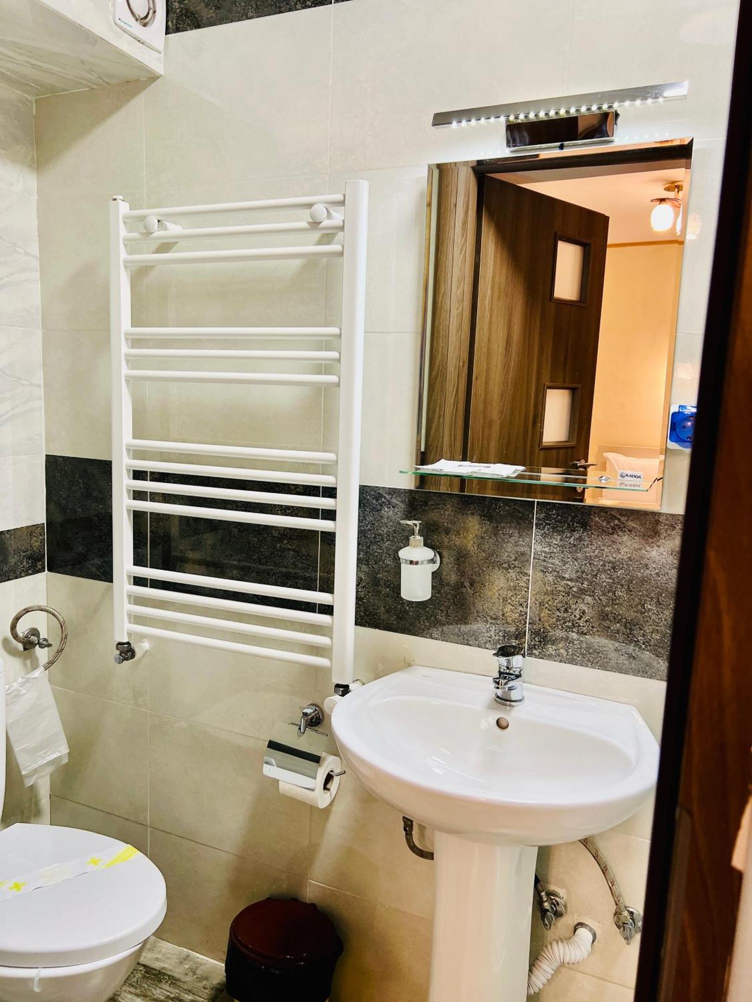 Hotel Marina Srl Bukurešť Exteriér fotografie